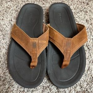 NWT Baretraps Men’s Hynes Brown Leather Flip Flop Thong Sandals Size 12